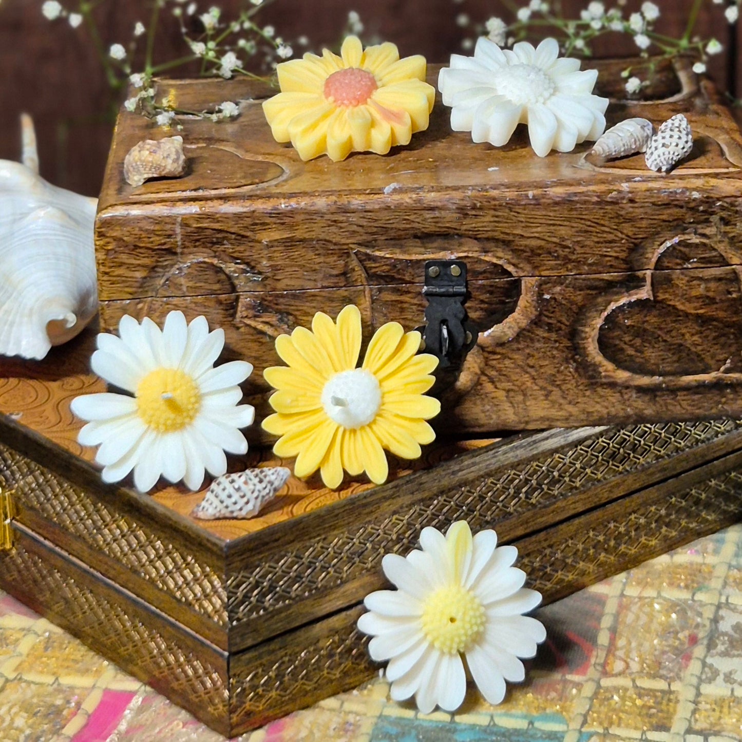 Daisy Candle