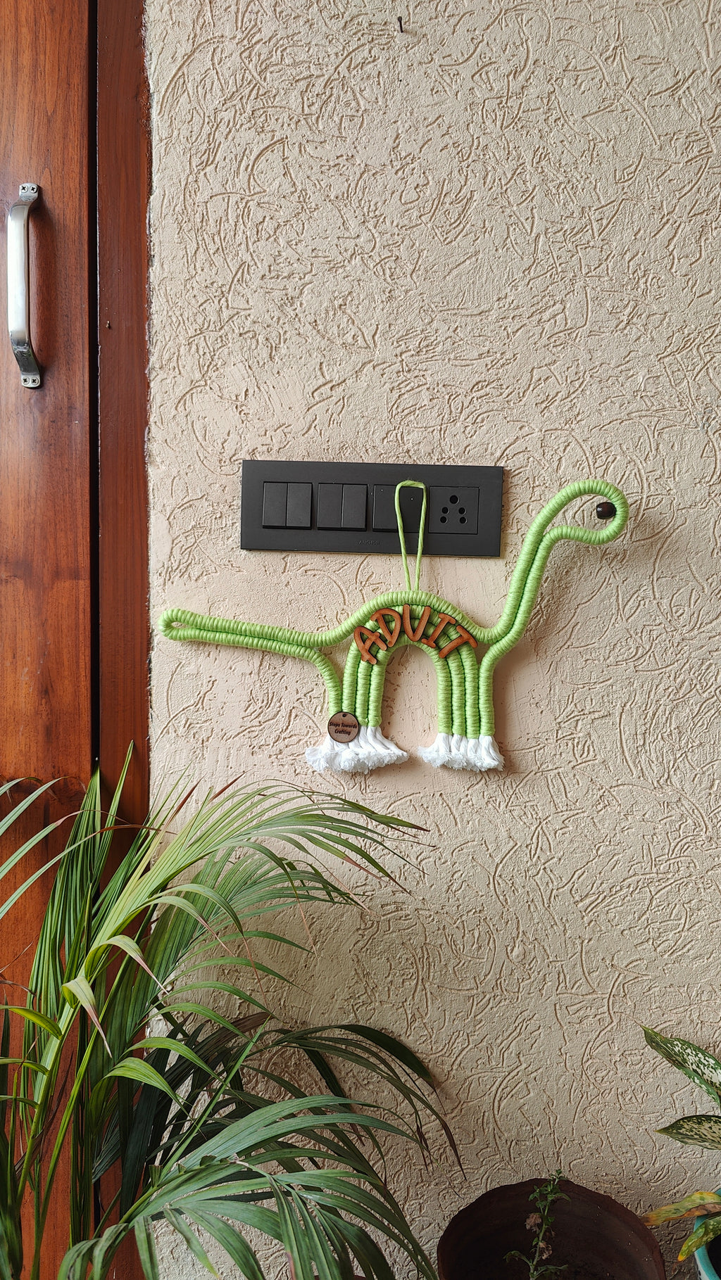 Macrame Dinosaur - Nameboard
