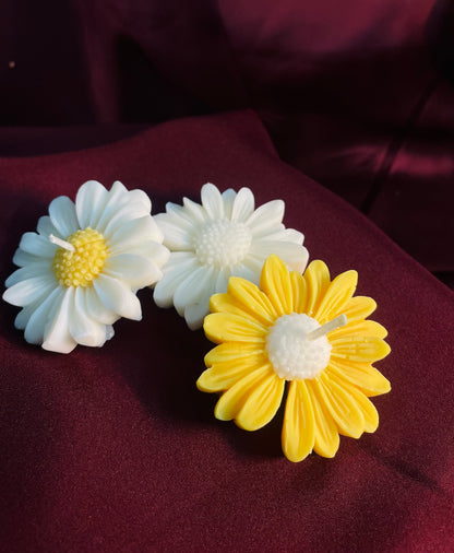 Daisy Candle